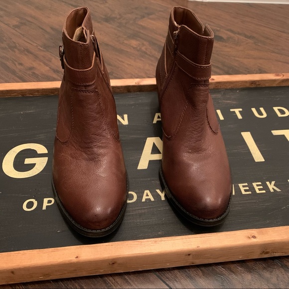 Naturalizer N5 Contour Booties - Picture 5 of 7